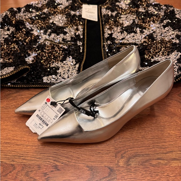 Zara Silver Heels with Pointed Toe and Stiletto Heel - Brand new with tags - Picture 3 of 6